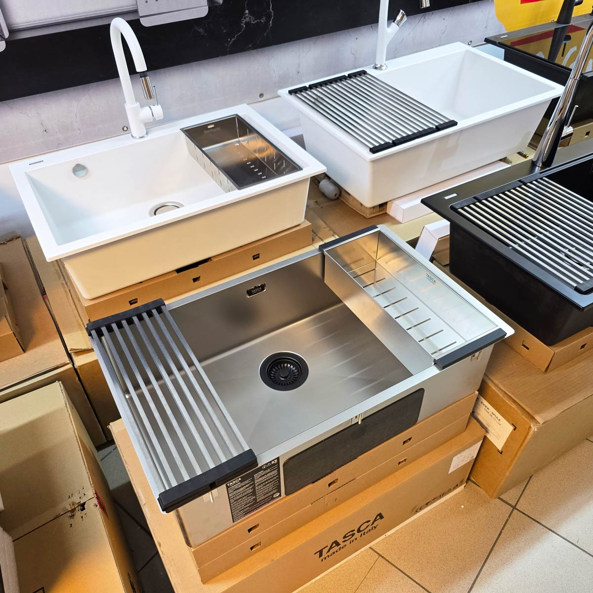 Chiuveta bucatarie inox CookingAid TASCA CANOVA CA70 DuriX mata, rezistenta la zgarieturi si ventil/preaplin negru, cu montaj pe blat, sub blat sau la nivelul blatului si accesorii montaj [23]