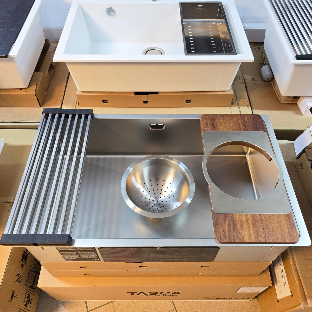 Chiuveta bucatarie inox CookingAid TASCA CANOVA CA70 DuriX mata, rezistenta la zgarieturi si ventil/preaplin negru, cu montaj pe blat, sub blat sau la nivelul blatului si accesorii montaj [27]