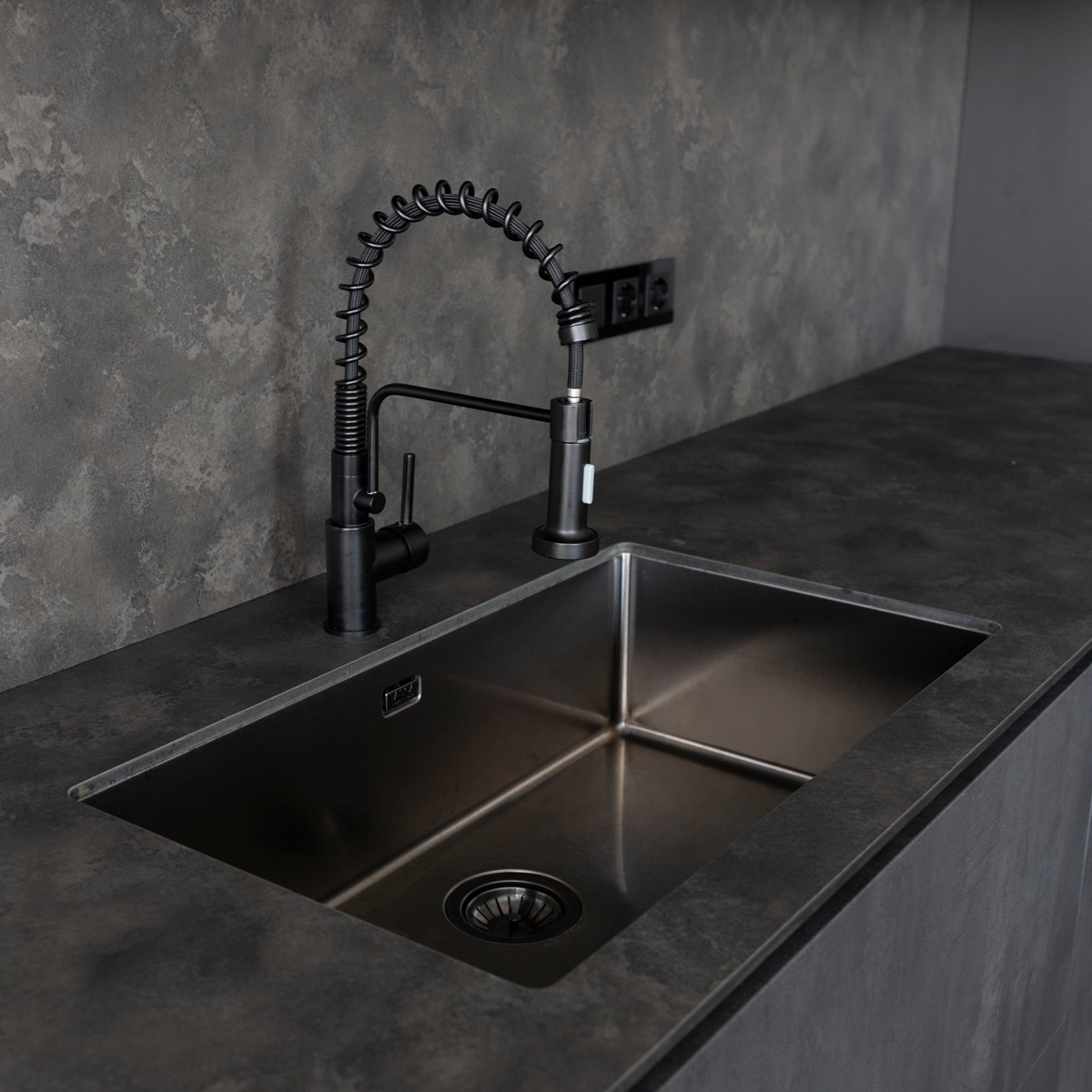 Chiuveta bucatarie inox CookingAid TASCA CANOVA CA70 GUN METAL cu strat PVD ceramic culoare gri inchis / negru antracit cu montaj pe blat, sub blat sau la nivelul blatului si accesorii montaj [13]