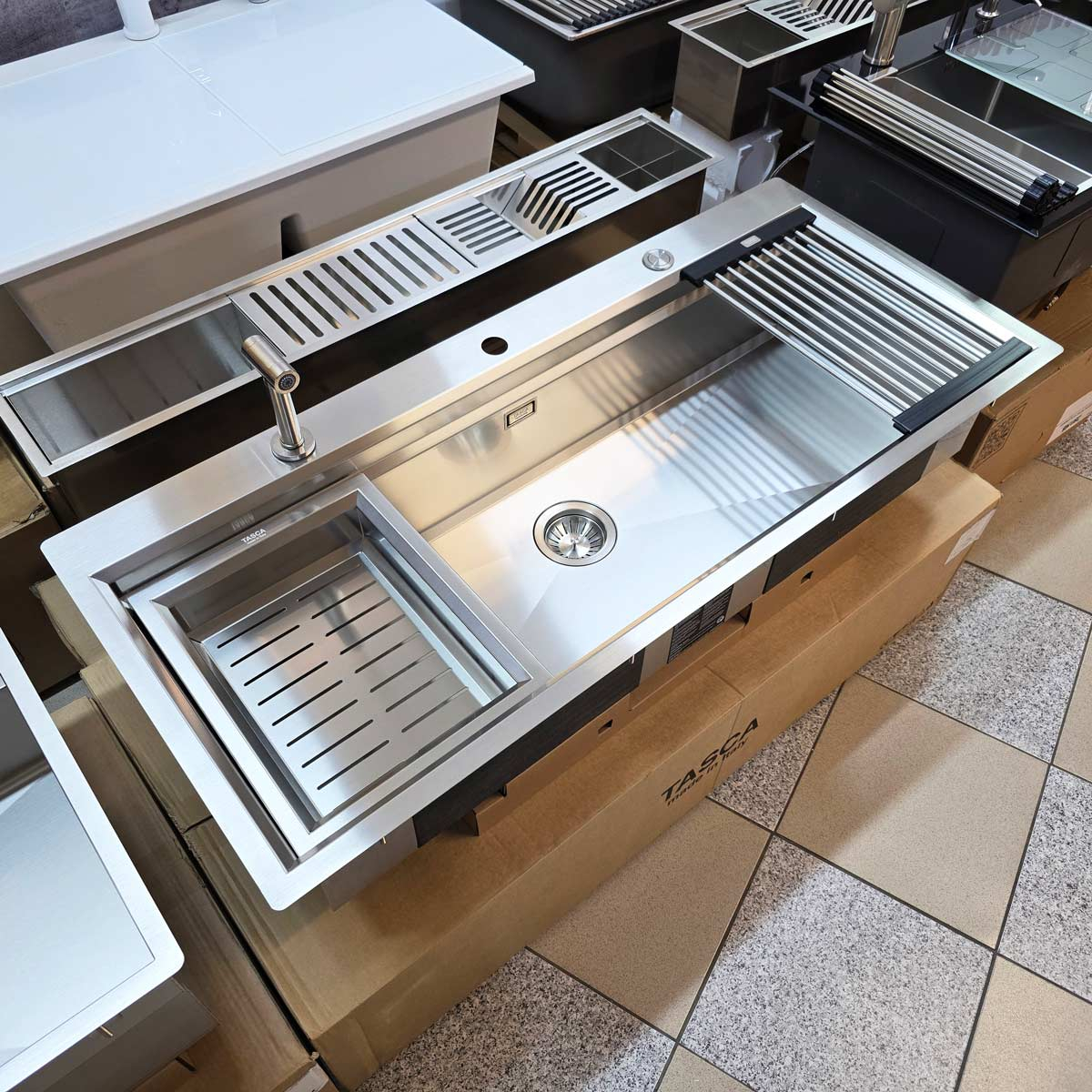 Chiuveta bucatarie inox CookingAid TASCA Harmony 116IF WORKSTATION cu 6 accesorii: tavita scurgere glisanta, tocator lemn Iroko, gratar scurgere glisant, dus extractibil cu pulverizator, dozator deter [20]