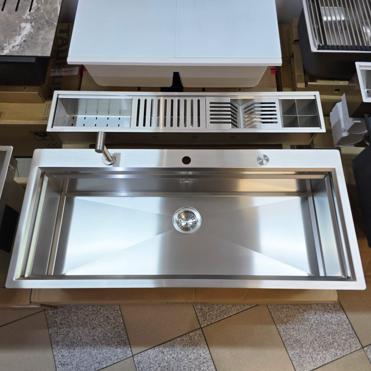 Chiuveta bucatarie inox CookingAid TASCA Harmony 116IF WORKSTATION cu 6 accesorii: tavita scurgere glisanta, tocator lemn Iroko, gratar scurgere glisant, dus extractibil cu pulverizator, dozator deter [27]