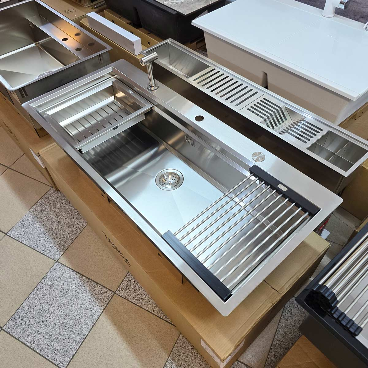 Chiuveta bucatarie inox CookingAid TASCA Harmony 116IF WORKSTATION cu 6 accesorii: tavita scurgere glisanta, tocator lemn Iroko, gratar scurgere glisant, dus extractibil cu pulverizator, dozator deter [19]