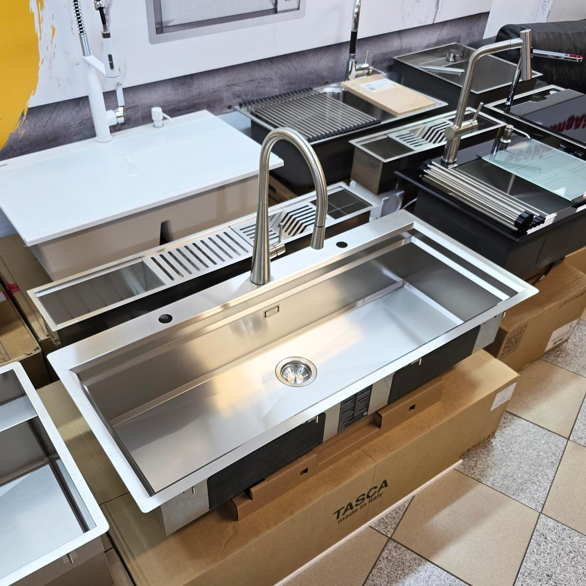 Chiuveta bucatarie inox CookingAid TASCA Harmony 116IF WORKSTATION cu 6 accesorii: tavita scurgere glisanta, tocator lemn Iroko, gratar scurgere glisant, dus extractibil cu pulverizator, dozator deter [32]