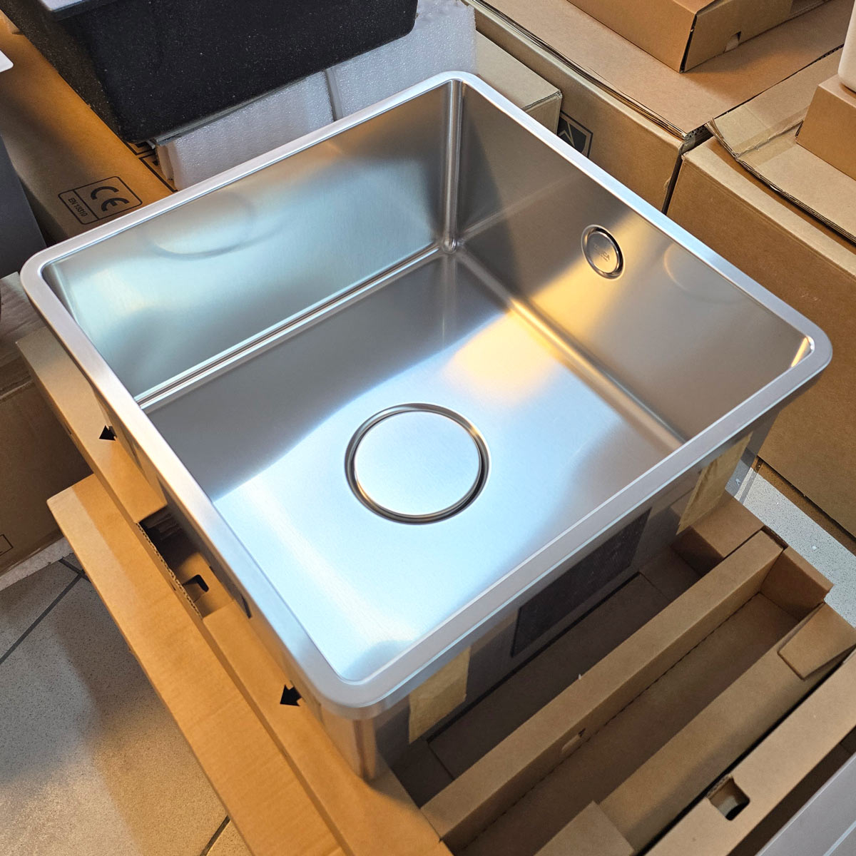 Chiuveta bucatarie inox CookingAid TASCA IRIS IR40 cu montaj pe blat, ventil scurgere automat cu capac scurgere invisibila, preaplin rotund si accesorii montaj [13]