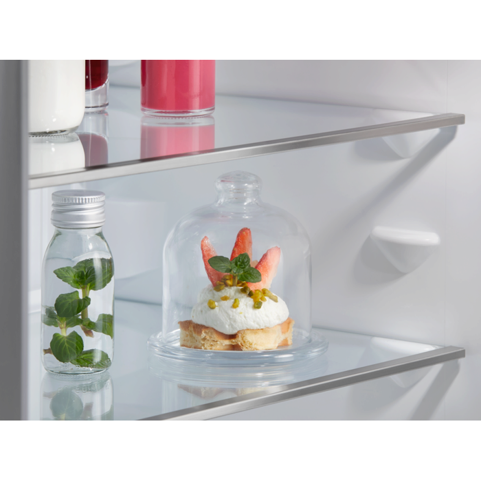 Combina frigorifica incorporabila AEG NSC7P751DS, 376 l, No Frost, WiFi, Ventilator interior,, Control electronic, Usi reversibile, Clasa D, H 189 cm [4]