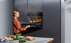 Cuptor incorporabil Electrolux LOC8H39WZ, Electric, Gătire cu abur SteamCrisp + AquaClean, Conectivitate Wi‑Fi & Afișaj TFT Touch, Negru, Volum 72 L, Clasa energetică A+ [2]