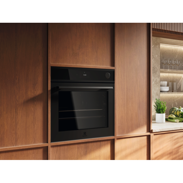 Cuptor incorporabil Electrolux EOC9P3XT, Electric, Autocurățare pirolitică, Gătire cu abur SteamCrisp + Wi-Fi conectivitate, Negru mat, Volum 72 L, Clasa energetică A++ [5]