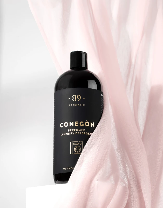 Detergent de rufe parfumat Aromatic 89 Conegòn, 1000 ml, pentru rufe colorate și negre [3]