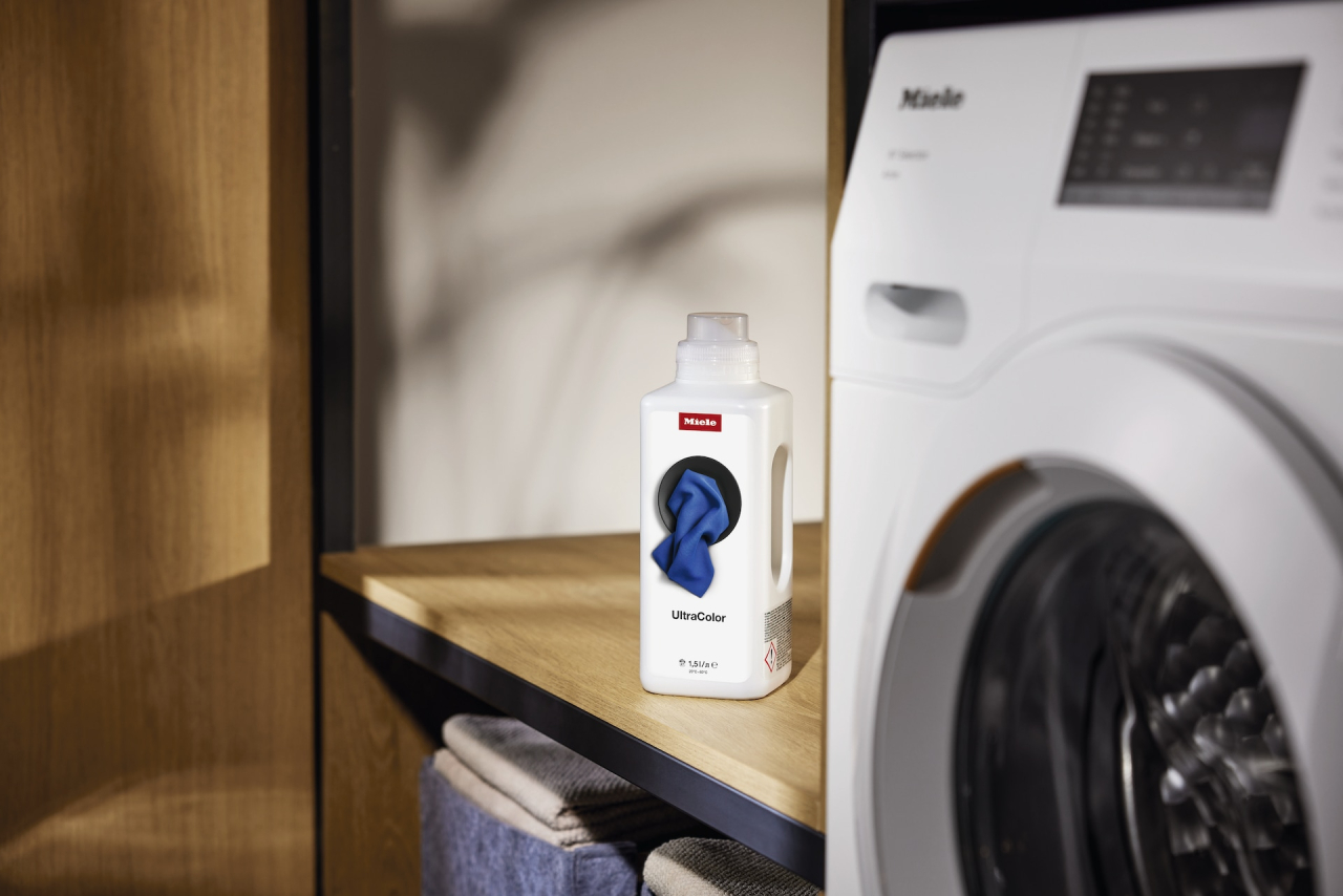 Detergent lichid Miele UltraColor WA UC 1502 L, flacon 1,5 l [5]