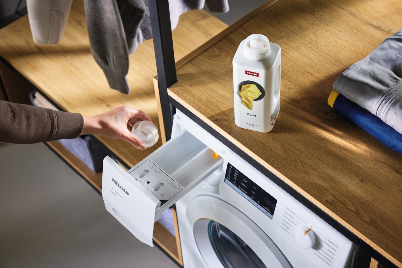 Detergent Miele Sport WA SP 1501 L pentru îmbrăcăminte sport, flacon 1,5 l [2]