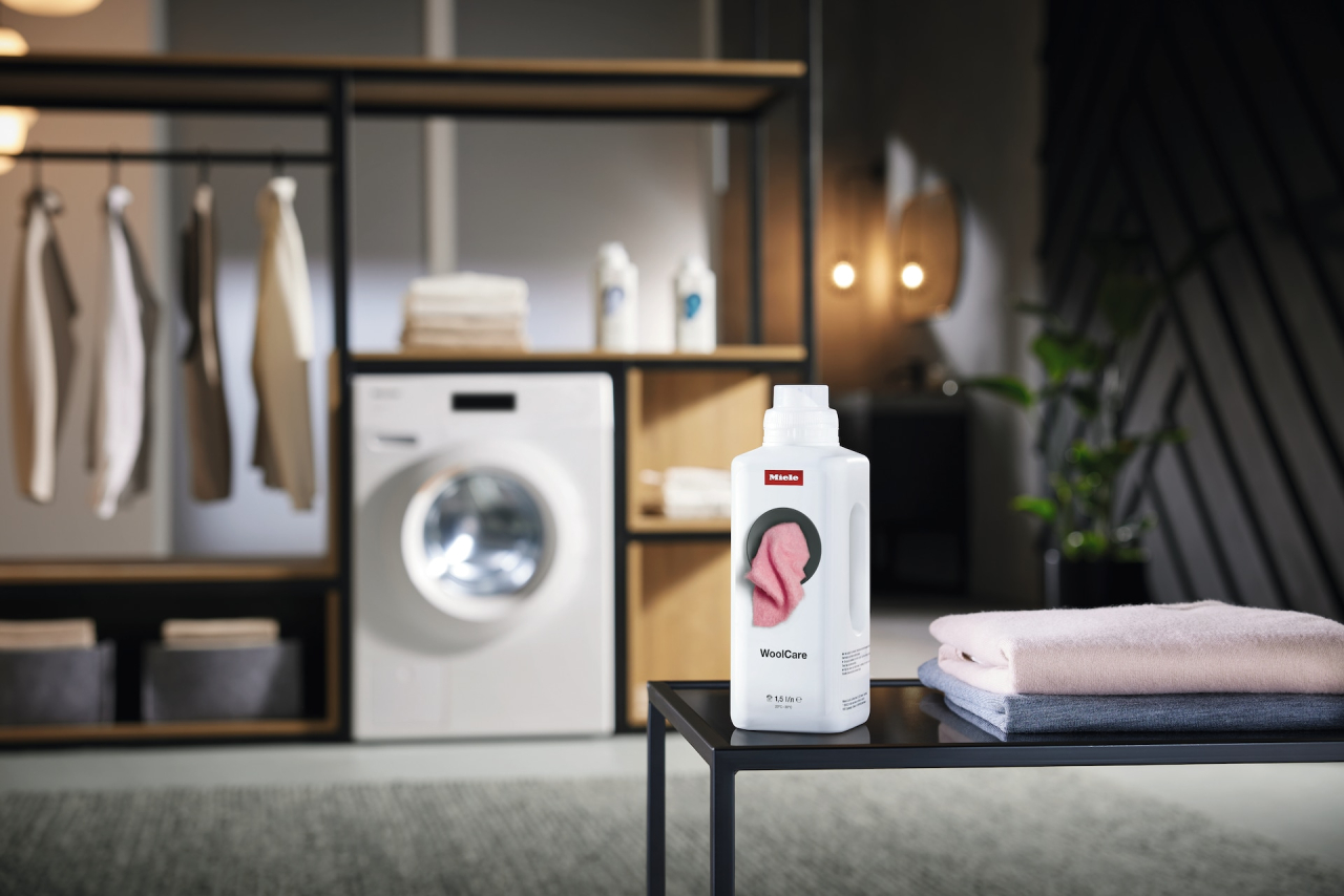 Detergent Miele WoolCare WA WC 1503 L pentru lână și delicate, flacon 1,5 l [4]