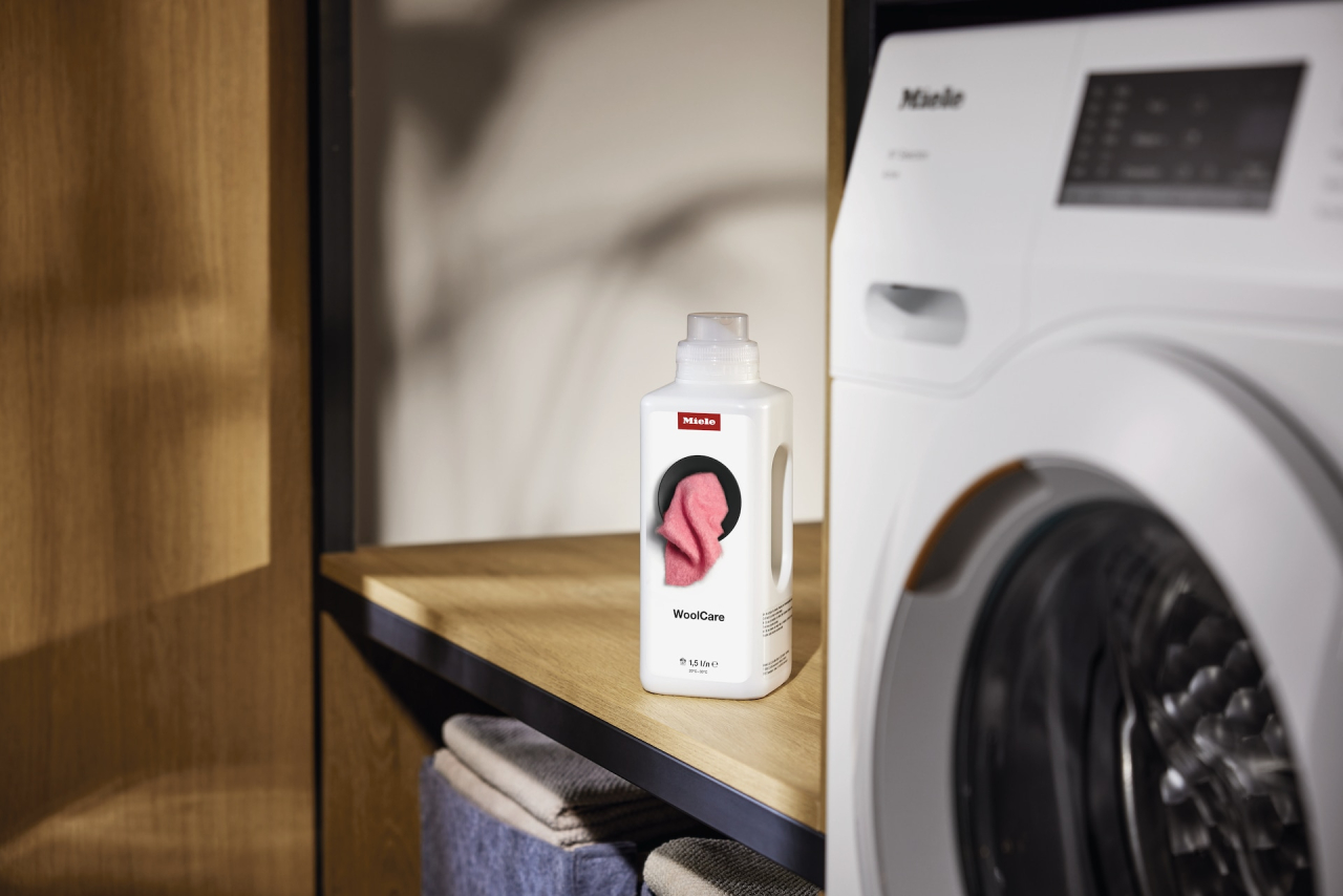Detergent Miele WoolCare WA WC 1503 L pentru lână și delicate, flacon 1,5 l [5]