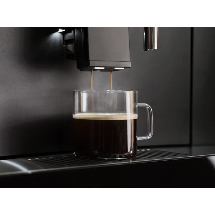 Espressor incorporabil AEG TC8NK7B Seria 8000, Control touch, 12 programe, Display TFT [5]