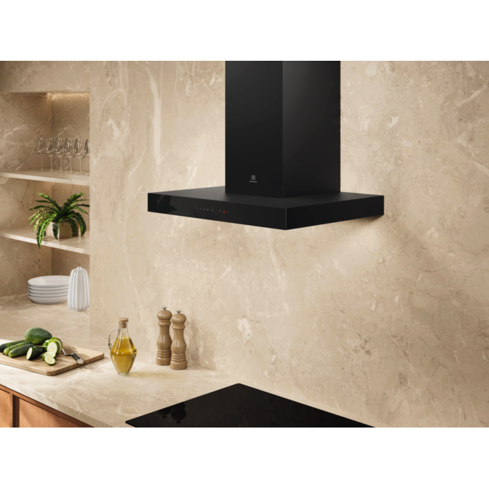Hotă șemineu Electrolux LFT816K, 60 cm, Clasă energetică A, 730 m³/h, 3 viteze + Intensiv + Breeze, Hob2Hood, Bandă LED, Negru [7]