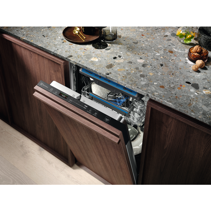 Mașină de spălat vase incorporabilă Electrolux EEM43211L – 60 cm, 13 seturi, SatelliteClean® & AirDry, QuickLift, Clasa D, Inox [3]