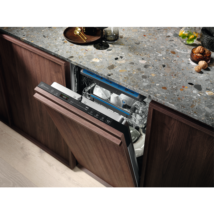 Mașină de spălat vase incorporabilă Electrolux EEM63301L – 60 cm, 13 seturi, SatelliteClean® & AirDry, QuickLift & GlassCare®, Clasa C, Inox [3]