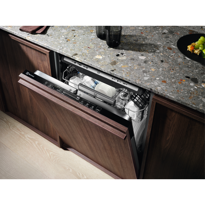 Mașină de spălat vase incorporabilă Electrolux KEZA9310W – 60 cm, 15 seturi, SprayZone & QuickSelect cu Wi‑Fi, SatelliteClean® & AirDry, Clasa D, Inox [3]