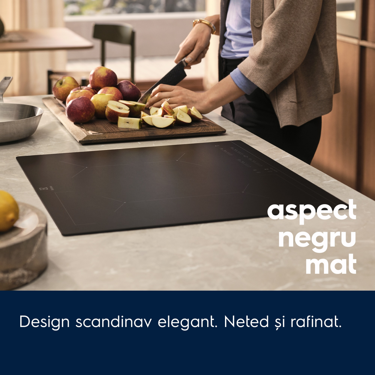 Plită cu inducție Electrolux EIS82453IZ, incorporabilă, 80 cm, 4 zone de gătit, SenseBoil®, PowerBoost, Hob2Hood®, TouchSlider, negru mat SaphirMatt® [2]