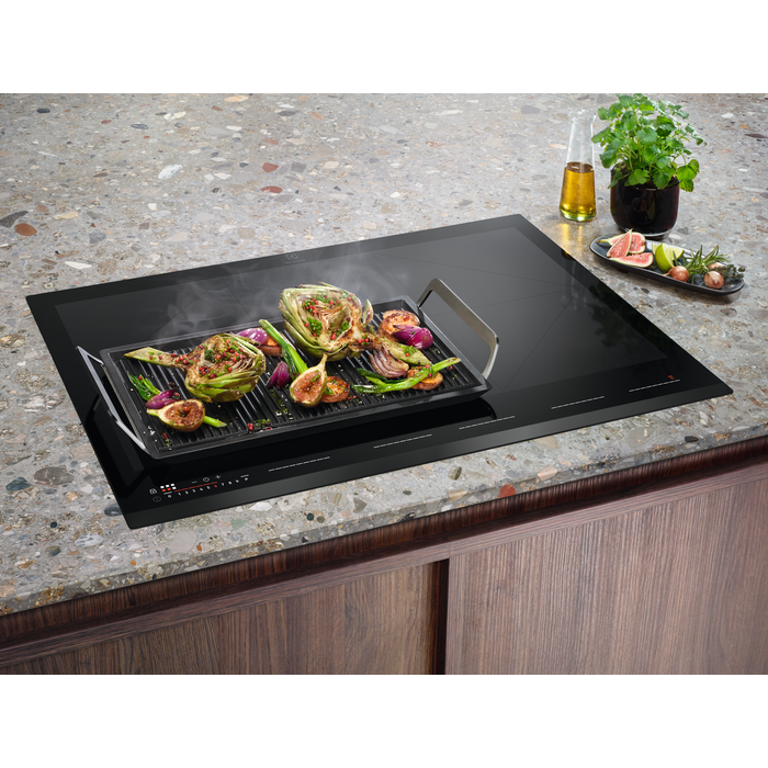 Plită cu inducție Electrolux EIV87671, incorporabilă, 80 cm, TotalFlex cu 5 zone de gătit, PowerBoost, ActiveTouch, Hob2Hood®, touch control, negru [7]