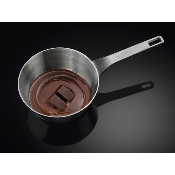 Plita electrica, Electrolux, EIV634, 60 cm, 4 zone de gatit, Negru [7]