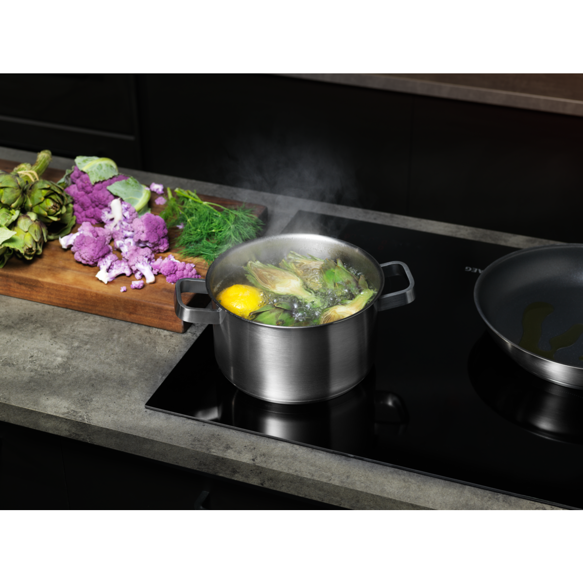 Plita incorpolabila AEG TO64IC00FB, inductie , 4 zone de gatit, Timer electronic, Conectivitate hota, Booster, Functie pauza, 60 cm, Negru [6]