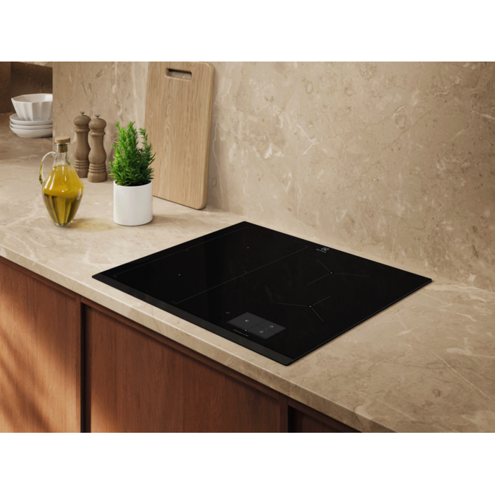 Plita incorporabilă Electrolux EIS6149 – Plită cu inducție 60 cm Seria 800 SenseBoil+Fry, 4 zone de gătit, Hob2Hood®, Control tactil & Bridge, Negru [3]