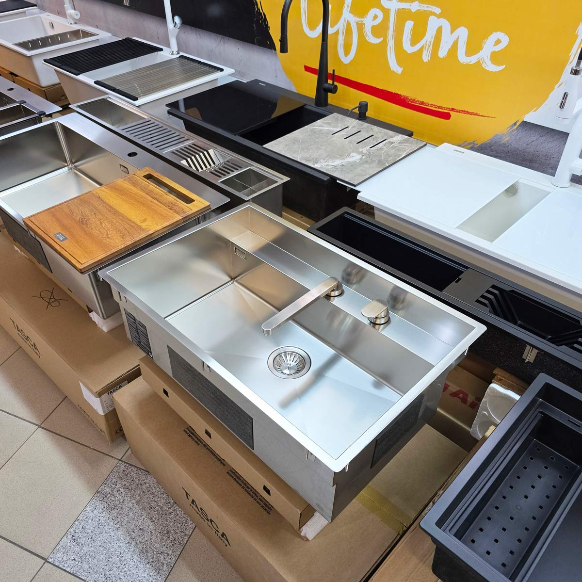 Set chiuveta bucatarie inox CookingAid TASCA PHANTOM BACK PT74 INVISIBLE cu baterie telescopica Tasca Nando si tocator lemn Iroko [13]