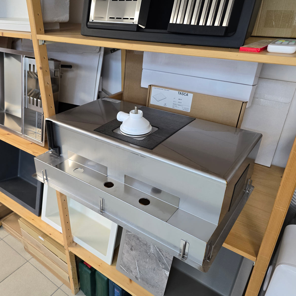 Set chiuveta bucatarie inox CookingAid TASCA PHANTOM BACK PT74 INVISIBLE cu baterie telescopica Tasca Nando si tocator lemn Iroko [31]