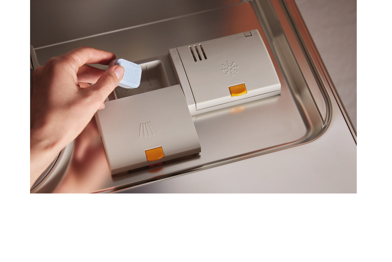 Set Miele All in One Set pentru mașina de spălat vase: tablete UltraTabs, sare și soluție de clătire [2]