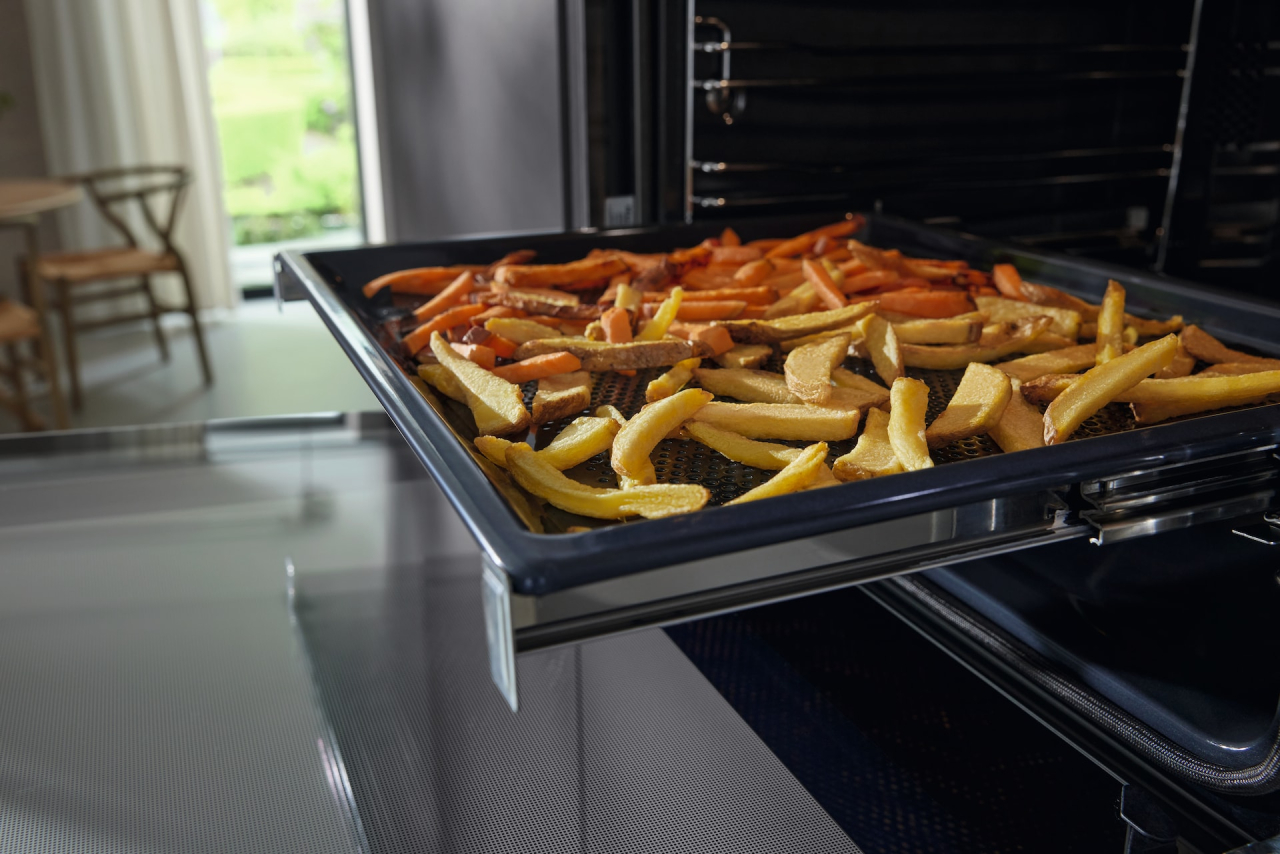 Tavă de copt gourmet și tavă AirFry Miele HBBL 71, perforată, pentru cuptoare H 2000/6000/7000 și DGC [4]