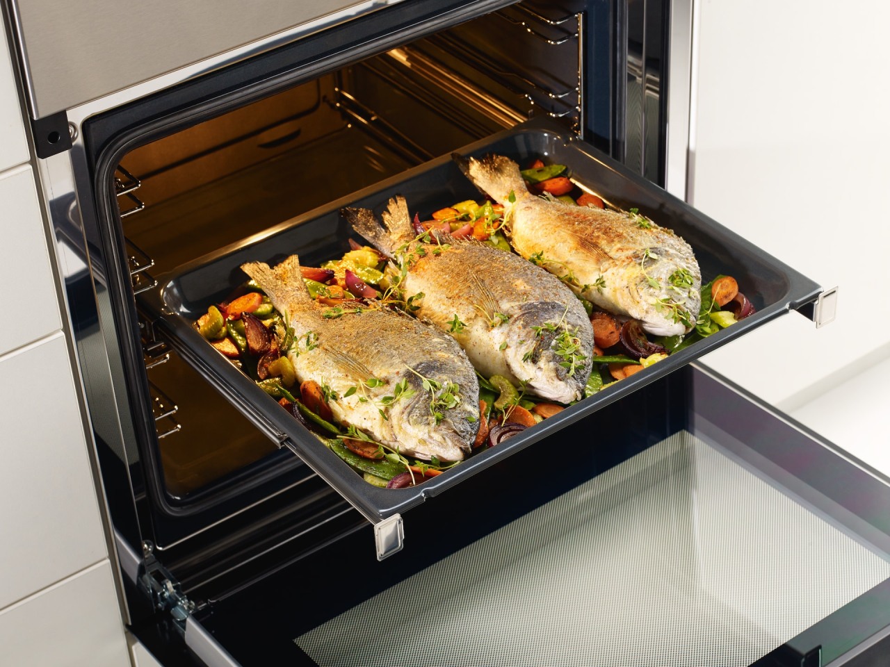 Tavă multifuncțională Miele HUBB 51, cu finisaj PerfectClean, pentru cuptoare Dialog și H 2000 de 56 l [5]