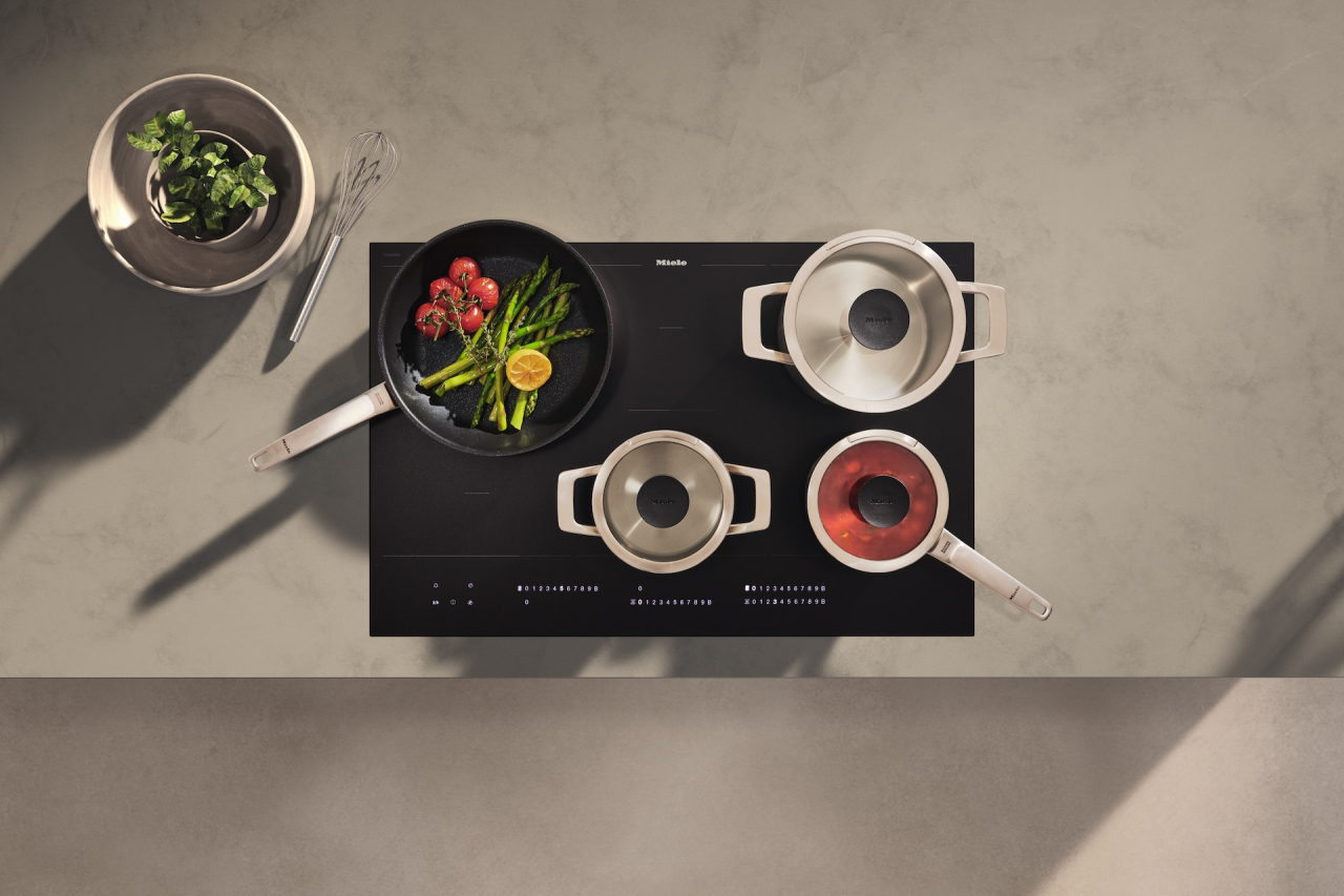Vas din inox cu capac Miele KMKT 1615-3, 16 cm / 1,5 l, pentru toate plitele [7]