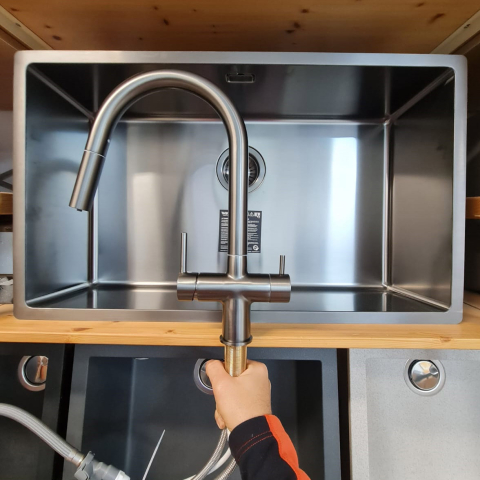 Baterie 3 cai CookingAid THREE FLOW GUN METAL apa rece / calda / filtru apa cu finisaj inox gri metal periat si perlator detasabil / extractibil [5]