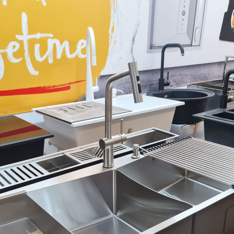 Baterie CookingAid Ferrara Steel cu furtun dus extractibil si buton schimbare dus/jet, culoare inox periat [3]