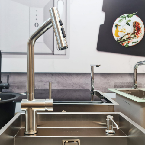 Baterie CookingAid Ferrara Steel cu furtun dus extractibil si buton schimbare dus/jet, culoare inox periat [4]