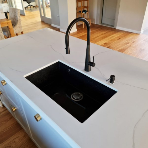 Baterie CookingAid NEWMIX 90 Black Metal Quartz cu finisaj NEGRU Metalic antiamprenta si furtun dus retractabil / extractibil + buton jet/dus [5]