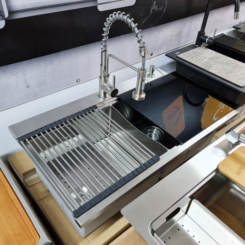 Baterie CookingAid TOUCH ON SPRING ROUND CU SENZOR ATINGERE inox periat si furtun dus retractabil / extractibil + buton interschimbabil jet/dus [10]