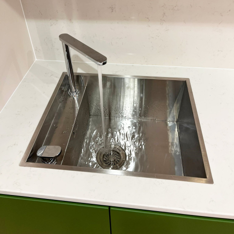 Chiuveta bucatarie inox CookingAid INVISIBLE DEEP cu baterie telescopica integrata, scurgator vase/paste/fructe, tocator sticla temperizata, dozator detergent + accesorii montaj [28]