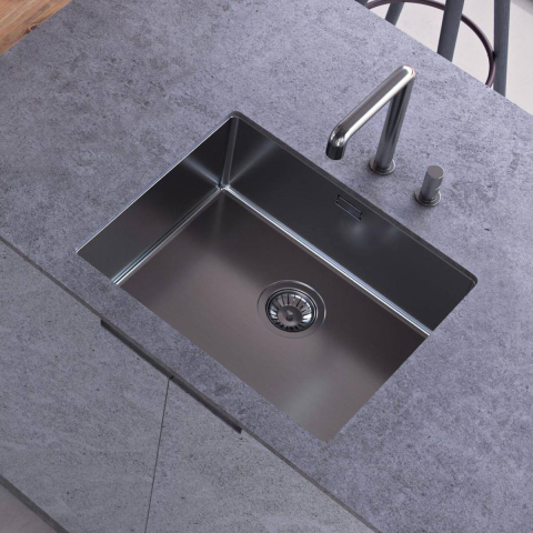 Chiuveta bucatarie inox CookingAid TASCA CANOVA CA50 GUN METAL cu strat PVD ceramic culoare gri inchis / negru antracit cu montaj pe blat, sub blat sau la nivelul blatului si accesorii montaj [1]