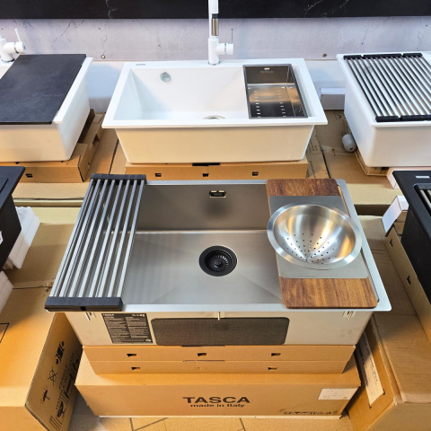 Chiuveta bucatarie inox CookingAid TASCA CANOVA CA70 DuriX mata, rezistenta la zgarieturi si ventil/preaplin negru, cu montaj pe blat, sub blat sau la nivelul blatului si accesorii montaj [32]