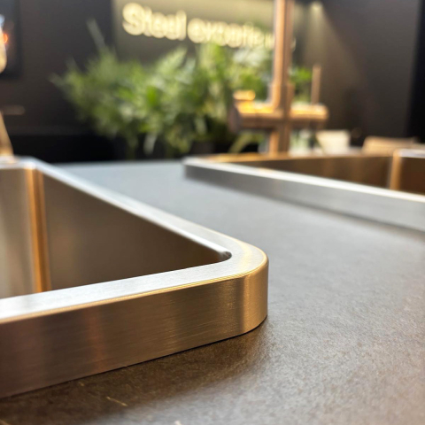 Chiuveta bucatarie inox CookingAid TASCA IRIS IR40 cu montaj pe blat, ventil scurgere automat cu capac scurgere invisibila, preaplin rotund si accesorii montaj [18]