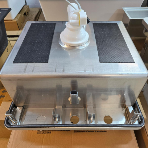 Chiuveta bucatarie inox CookingAid TASCA IRIS IR50 BM cu montaj pe blat, ventil scurgere automat cu capac scurgere invisibila, preaplin rotund si accesorii montaj [7]