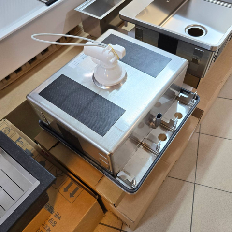 Chiuveta bucatarie inox CookingAid TASCA IRIS IR50 BM cu montaj pe blat, ventil scurgere automat cu capac scurgere invisibila, preaplin rotund si accesorii montaj [8]