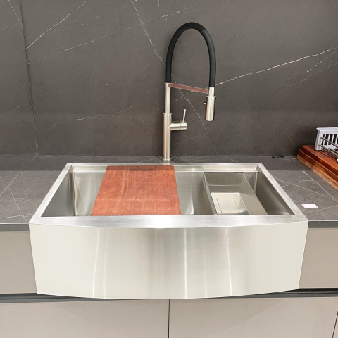 Chiuveta bucatarie inox cu front vizibil CookingAid FARMHOUSE Apron Large Workstation cu scurgator vase/paste/fructe, gratar rulabil inox, dozator sapun, tocator Sapele si accesorii montaj [17]