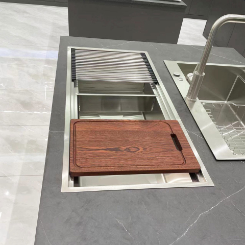 Chiuveta bucatarie inox HORECA CookingAid Infinity Undermount Workstation, montaj pe/sub blat, cu dozator detergent, tavita vase/paste/fructe, scurgator plat inox, gratar rulabil inox, tocator lemn Sa [3]