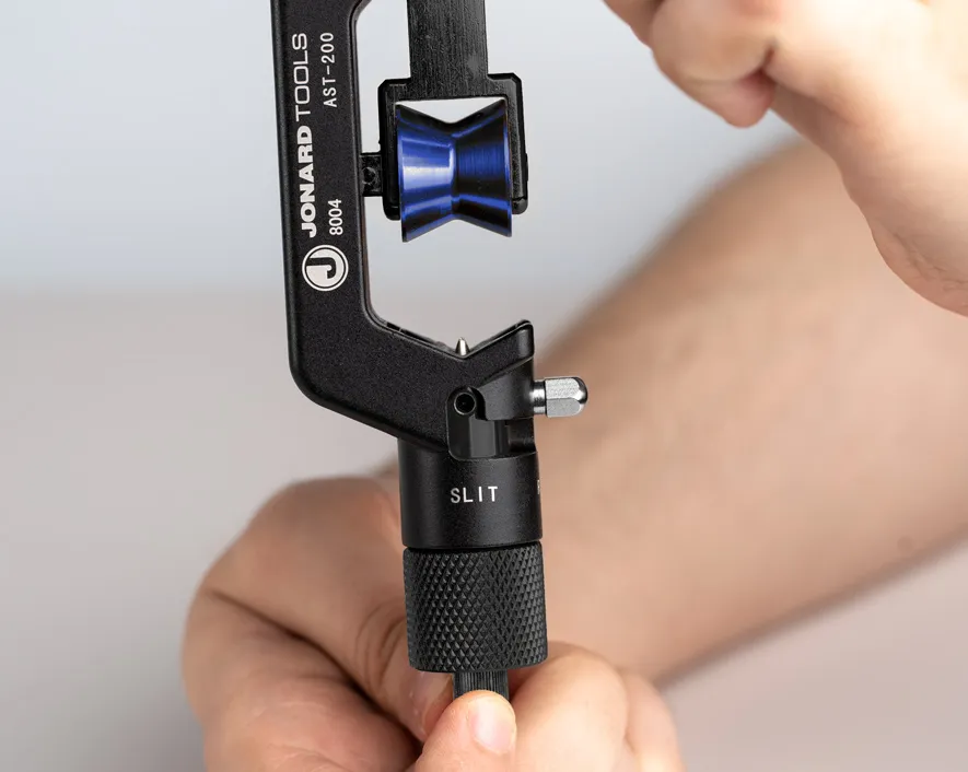 Cutit pentru indepartat mantaua cablurilor armate de 4-28mm [5]