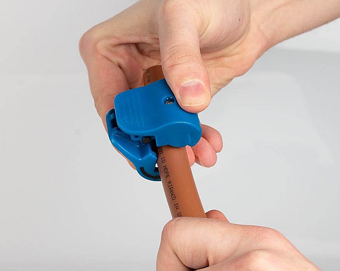 Guided Duct Cutter foir thick walled microducts (1.5 - 3 mm) [10]