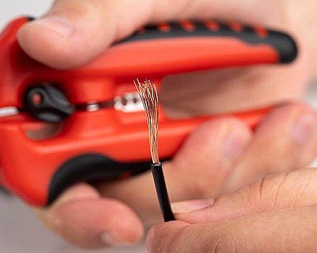 Heavy Duty Scissor With Wire Stripper [5]