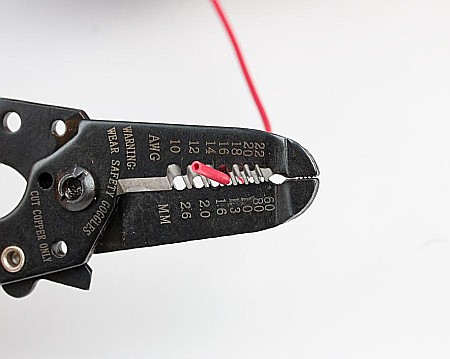 Dezizolator conductori electrici cu diametre de 0.6 - 2.6 mm [4]