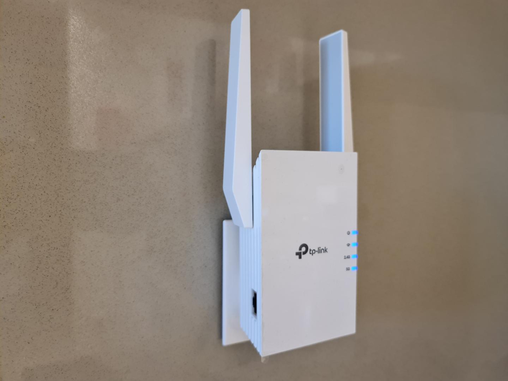 TP-LINK AX1800 WI-FI RANGE EXTENDER [2]